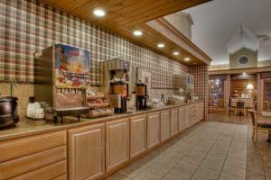 breakfast area in lobby of Willow Brook Lodge in Pigeon Forge