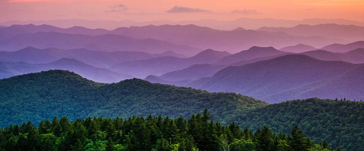 Stunning photo of sunrise over Smoky Mountains