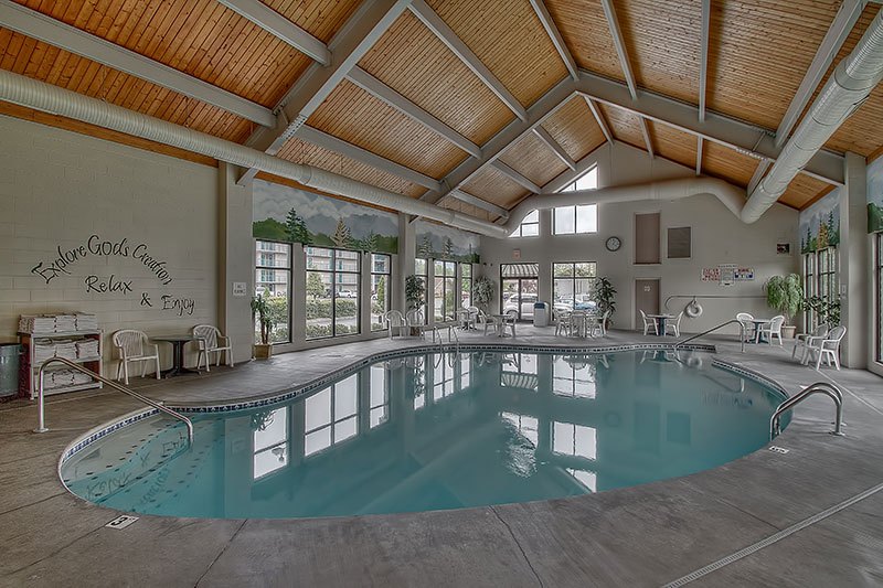 Indoor pool at Willow Brook Lodge in Pigeon Forge TN