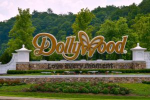 The entrance sign at Dollywood in Pigeon Forge TN