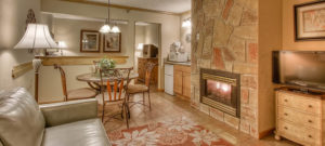Willow brook Lodge Suites with Gas Fireplaces, Mini Fridge and mc=microwaves in downtown Pigeon Forge