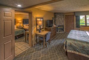 Clean Hotel Rooms in Downtown Pigeon Forge at Willow Brook Lodge