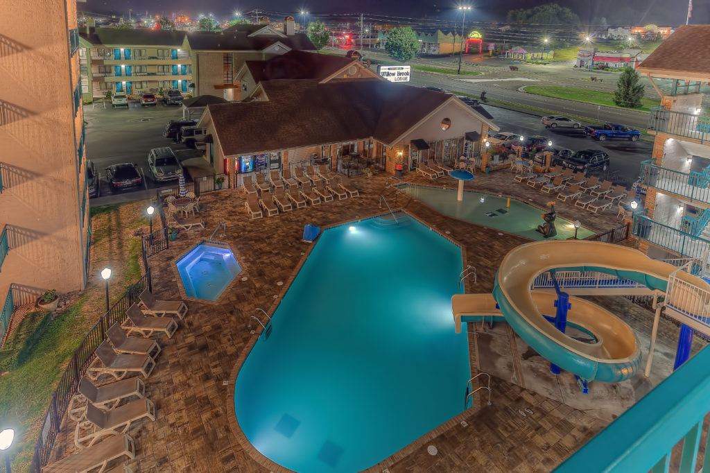Downtown Pigeon Forge Hotels Willow Brook Lodge Outdoor Pool