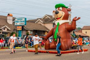 Pigeon Forge Parades and Places To Stay Willow Brook Lodge