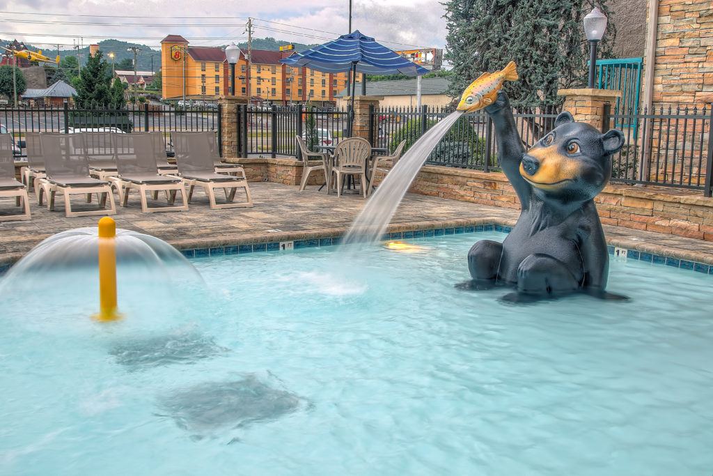 Outdoor Pools with mini water park Willow Brook Lodge Pigeon Forge