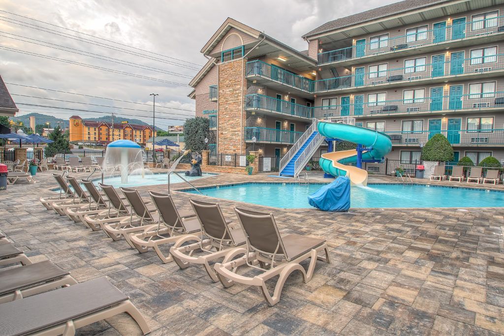 Outdoor Pools with mini water park Willow Brook Lodge Pigeon Forge