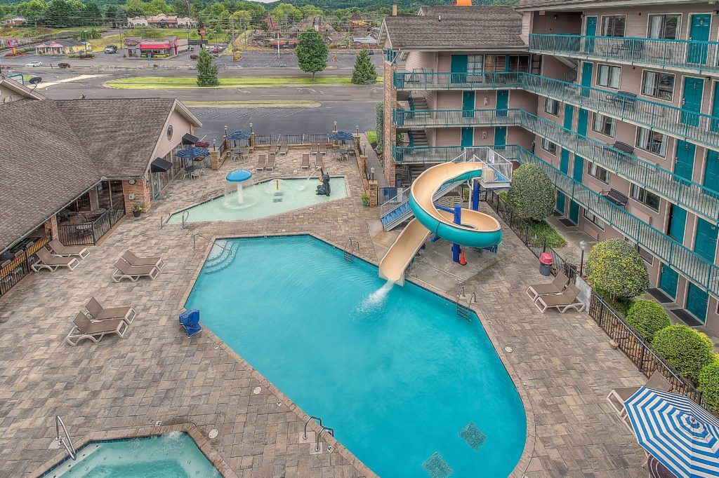 Beautiful Balcony Mountain View in Pigeon Forge at Willow Brook Lodge