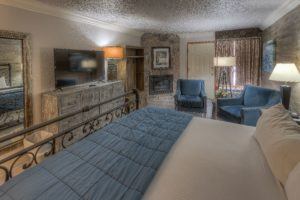 Honey Moon Suite In Pigeon Forge at Willow Brook Lodge