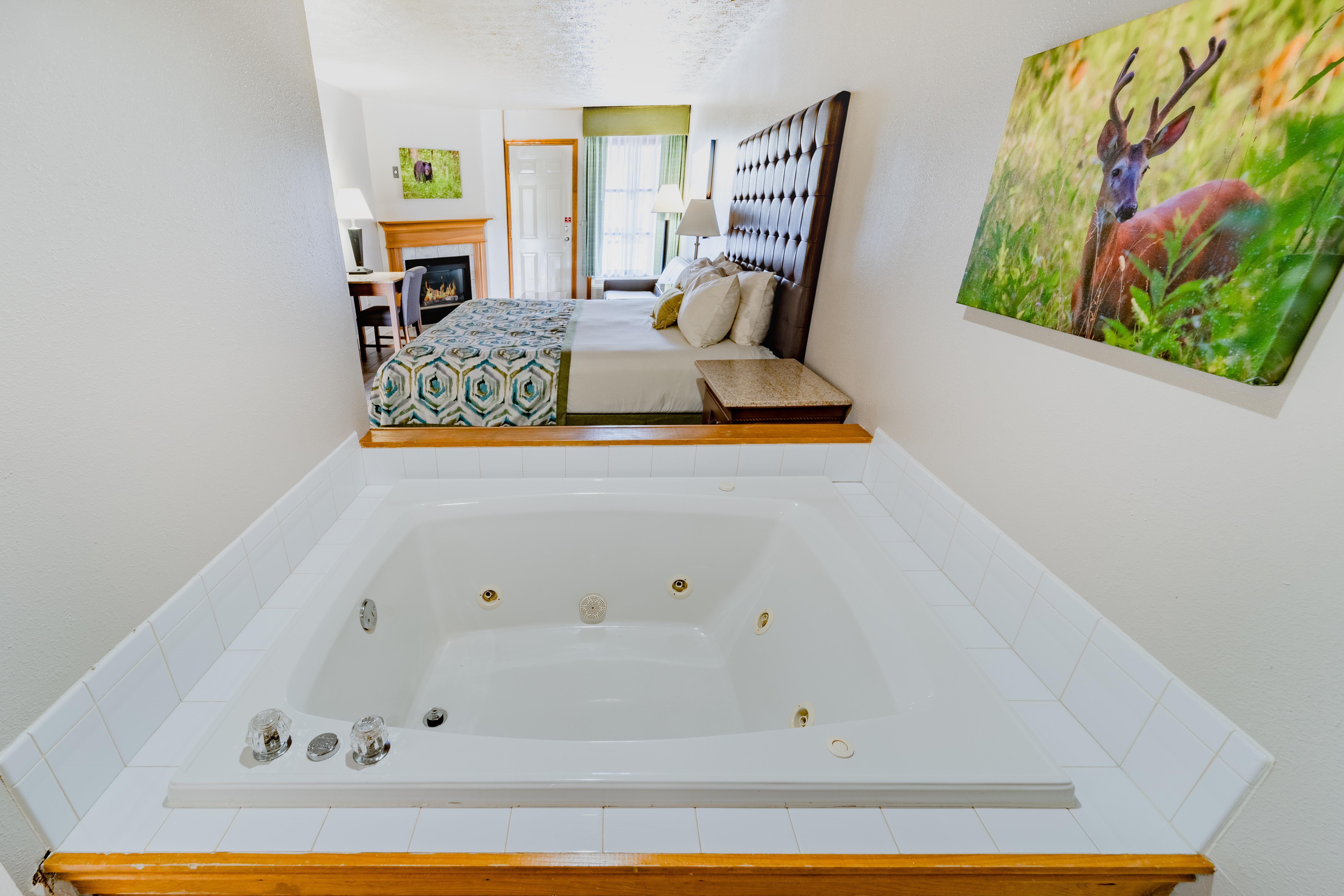 Willow Brook Lodge Jacuzzi Suite by Willow Brook Lodge