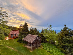 Willow Brook Lodge: your basecamp for hiking Mount LeConte and exploring the Smokies.